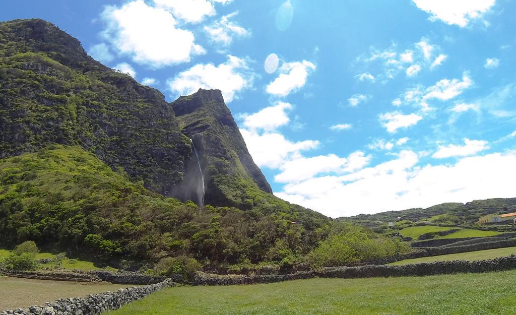Villa Casas Da Cascata Lajes das Flores Habitación foto