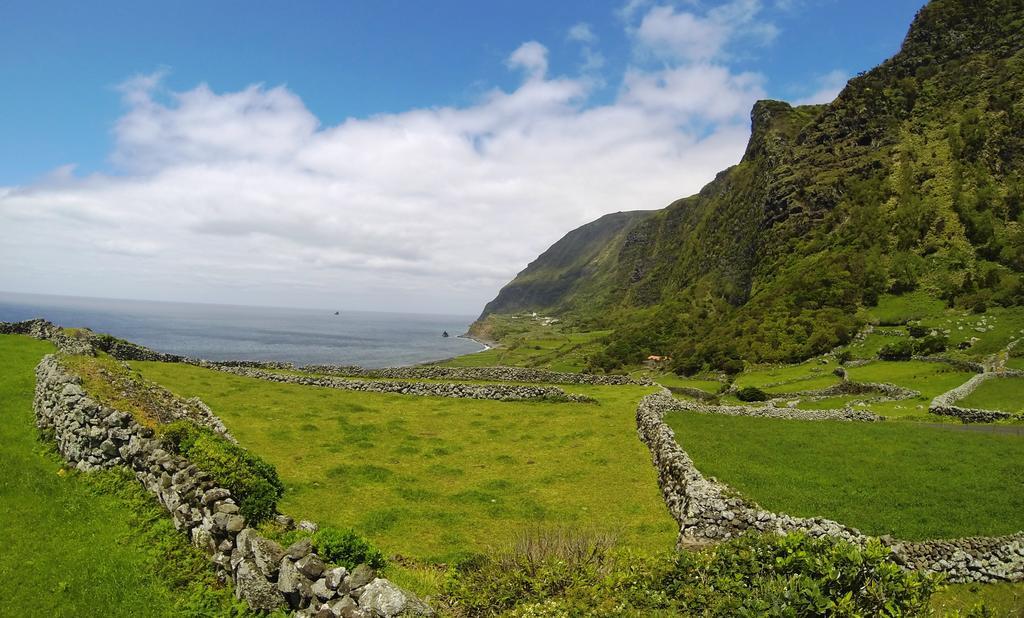 Villa Casas Da Cascata Lajes das Flores Habitación foto